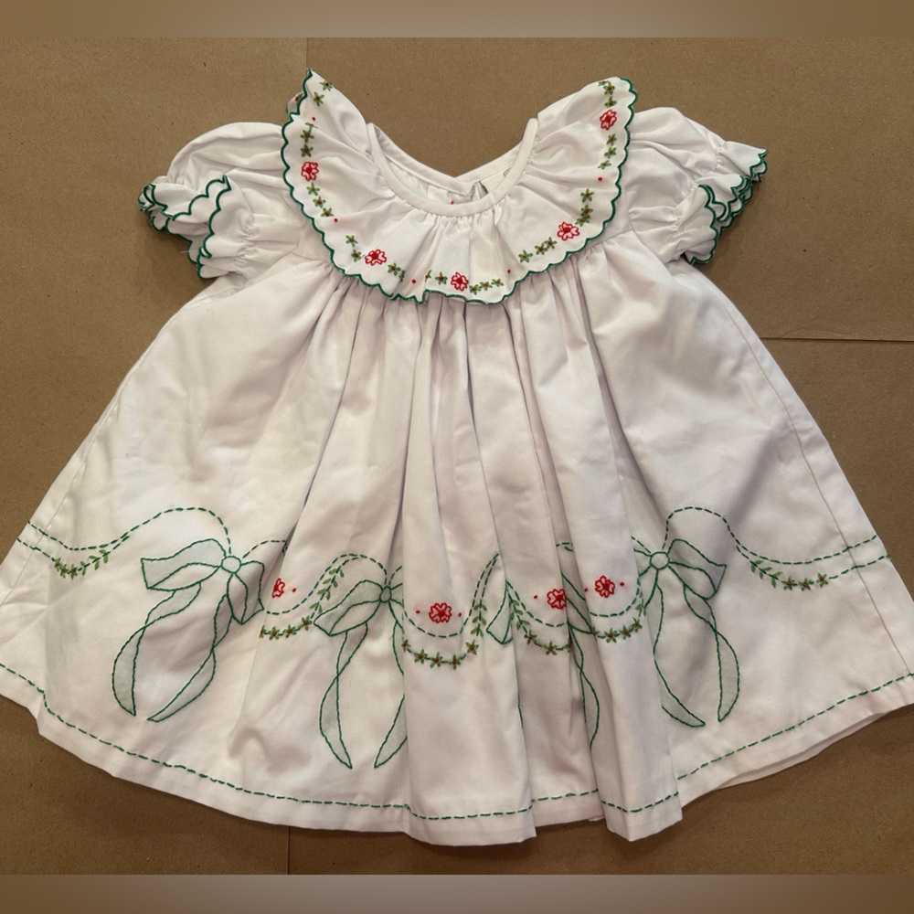 Proper Peony Christmas Holly and Bow Embroidered 3M